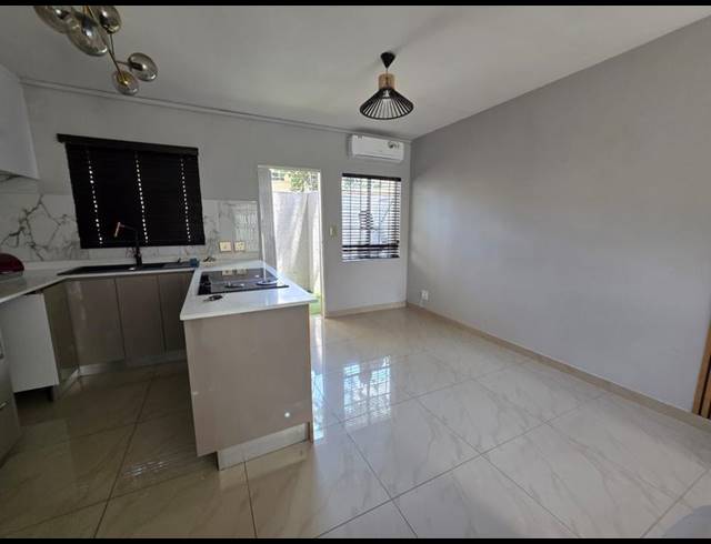2 BEDROOM TOWNHOUSE FOR SALE IN SUNNINGHILL